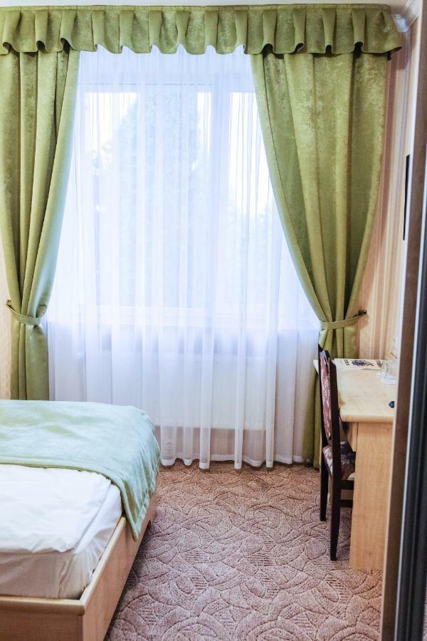 Оздоровчий Комплекс Гайки Заїзд Провулок Сухий Яр 12 Hotel Zsitomir Kültér fotó